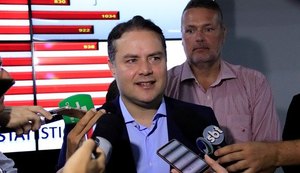 Governador diz que Ronaldo Lessa tem espaço aberto para conversas