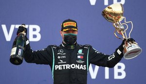 Valtteri Bottas ganha GP da Rússia após punições afastarem Hamilton de recorde