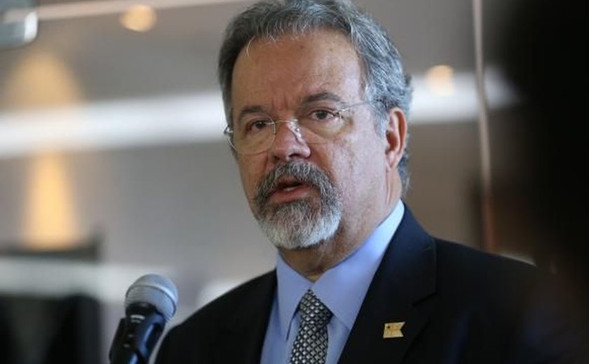 Contra prisão, defesa de Lula entra com recurso no STJ