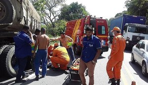 Motorista atropelado pelo próprio caminhão morre no HGE