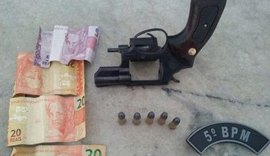 Durante abordagem, homem é flagrado pelo 5º BPM portando revólver em Maceió