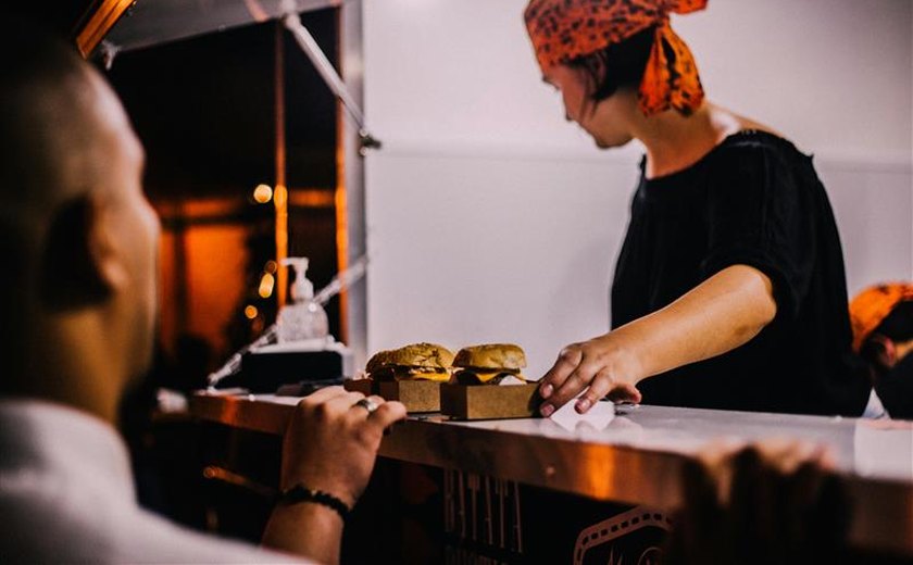 Food trucks se consolidam como alternativa promissora no setor de alimentação fora do lar