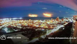Marinha constata semelhança de luz alaranjada no mar de Maceió com sinalizadores