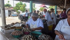 Comerciantes comemoram anúncio da entrega do Centro Pesqueiro