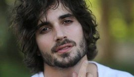 Garçom quer R$ 30 mil de Fiuk após ser acusado de roubo