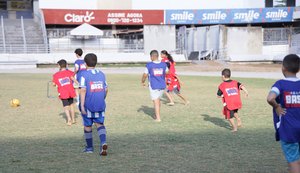 Jogando pela paz: iniciativa do MPAL promove tarde de lazer para filhos de torcedores do CSA e CRB