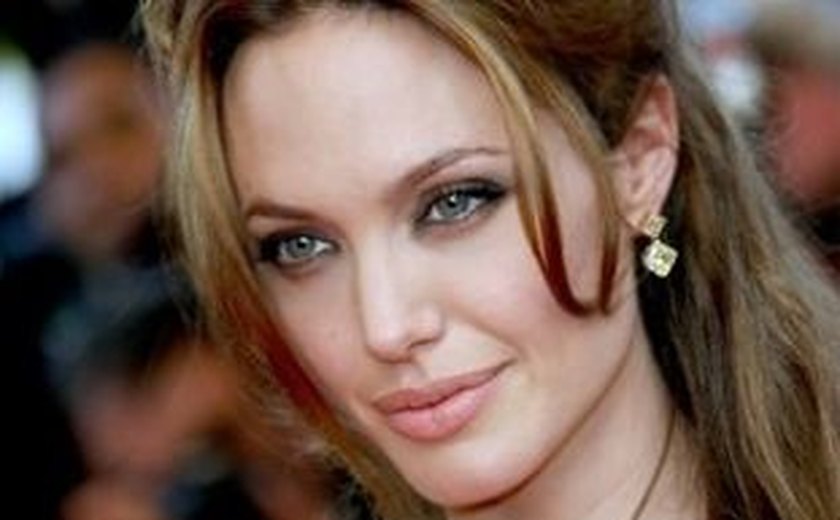 Juiz determina novas regras e Angelina Jolie pode perder a guarda dos filhos