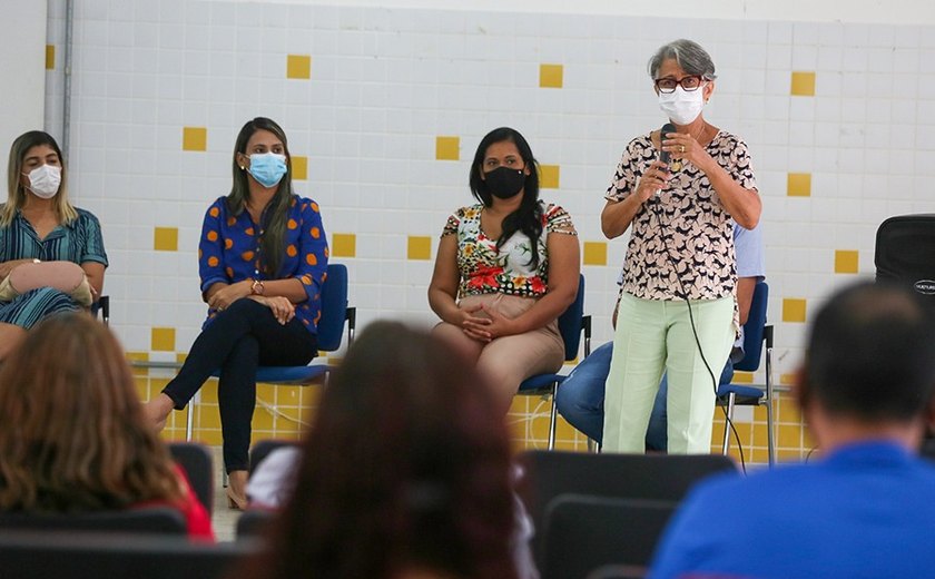 Juíza esclarece sobre vacinação infantil para diretores e conselheiros tutelares