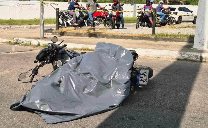 Jovem é morto com tiro na cabeça enquanto seguia de moto por aplicativo em Maceió