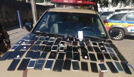 Polícia prende quatro suspeitos com 88 celulares