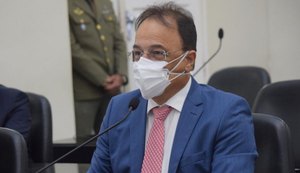 Galba Novaes defende criação de piso salarial para profissionais da Enfermagem