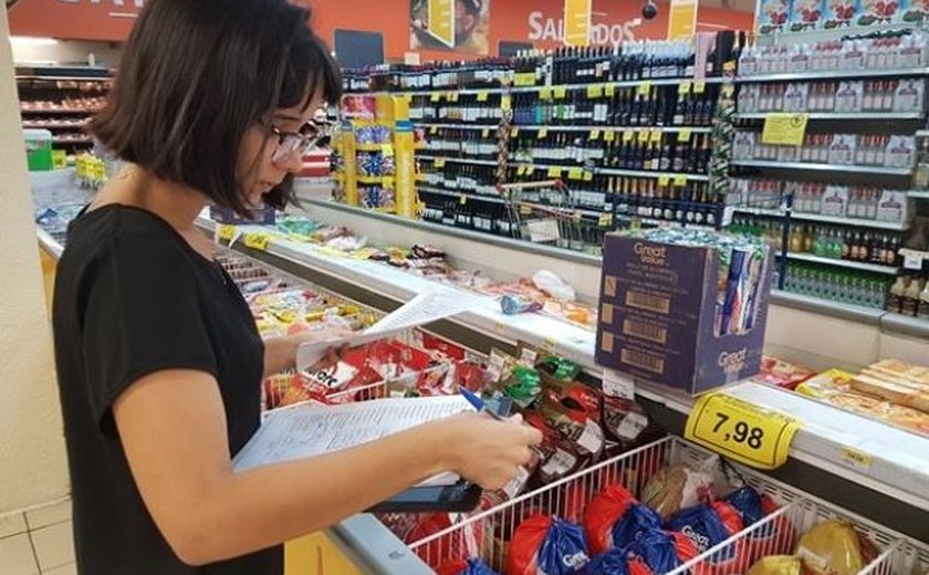 Procon de Alagoas compara preços de produtos para a ceia natalina