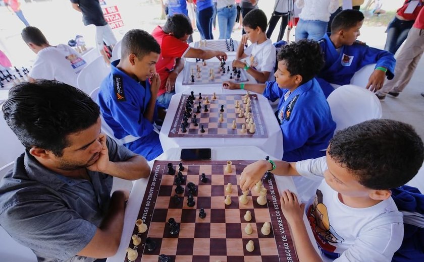 Governador Renan Filho anuncia expansão do Programa Na Base do Esporte em Maceió