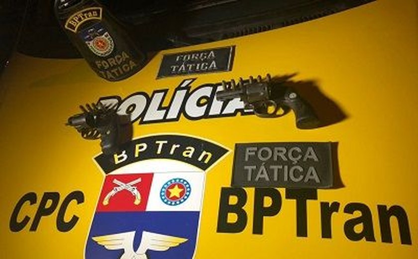 PM prende indivíduos com armas de fogo no Benedito Bentes