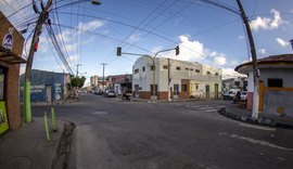 Obra em rede de drenagem modifica trânsito no Poço