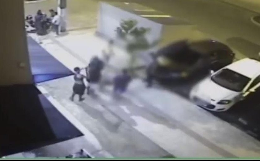 Corpo de mulher é encontrado enrolado em lençol no Benedito Bentes