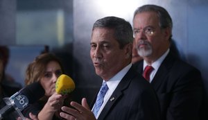 Ministro Braga Netto é hospitalizado após mal súbito em Maceió