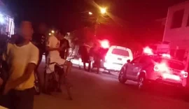 Jovem de 19 anos é morto na frente do filho por criminosos que se passaram por entregadores de delivery