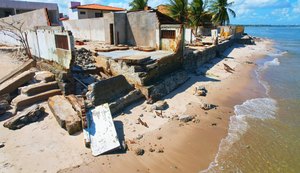 Especialista em proteção costeira afirma que problema do avanço da maré na Barra Nova precisa de solução urgente