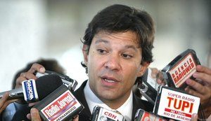 Lula autoriza troca e Haddad será anunciado candidato à Presidência nesta terça