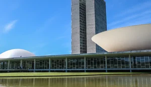 Congresso aprova R$ 15 bilhões para compensar perda de estados e municípios