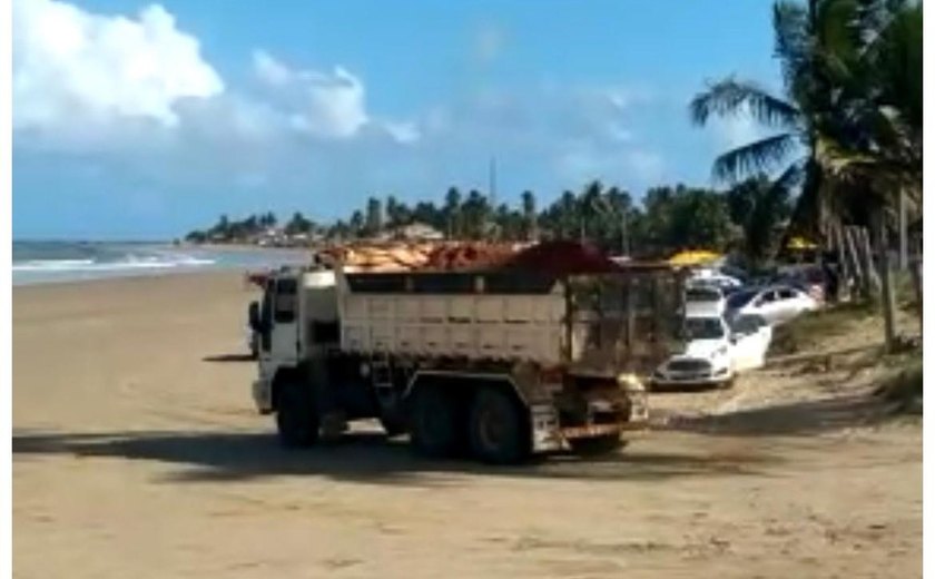Veículos são flagrados trafegando em faixa de areia em Piaçabuçu