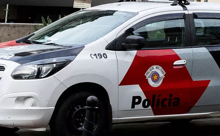 Dois PMs são presos acusados de matar com tiros de fuzil morador de rua já rendido no Centro de SP