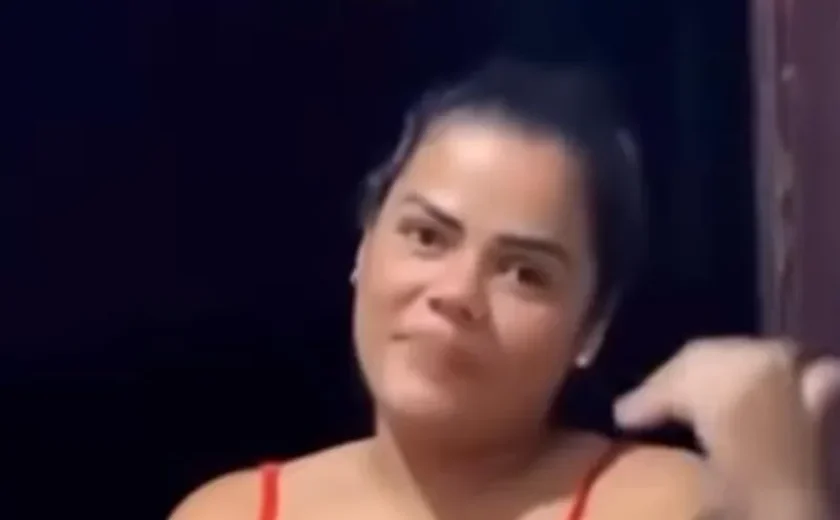 Influencer de lingerie é abordada pela PM após denúncia de som alto e frase ousada viraliza
