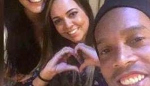 Ronaldinho Gaúcho enxota as noivas a pedido do irmão