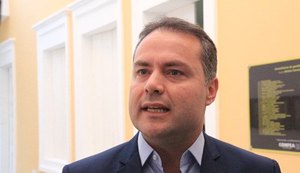Renan Filho consegue reunir 15 mil pessoas na orla de Maceió