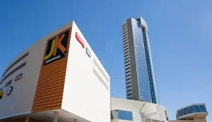 Shopping é condenado a indenizar clientes após teto cair sobre família
