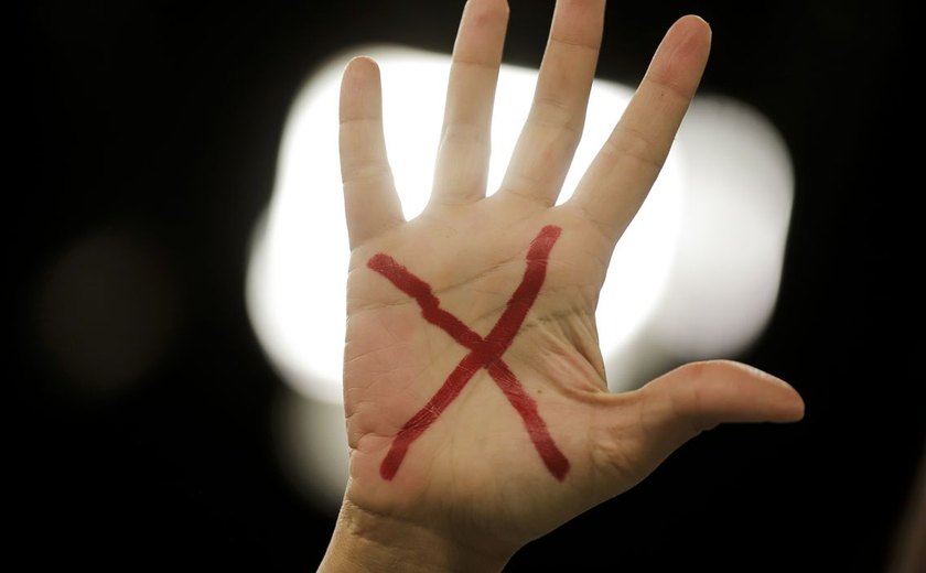 Violência digital contra mulheres atinge níveis alarmantes