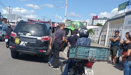 Polícia prende cambistas na porta do estádio municipal em Arapiraca