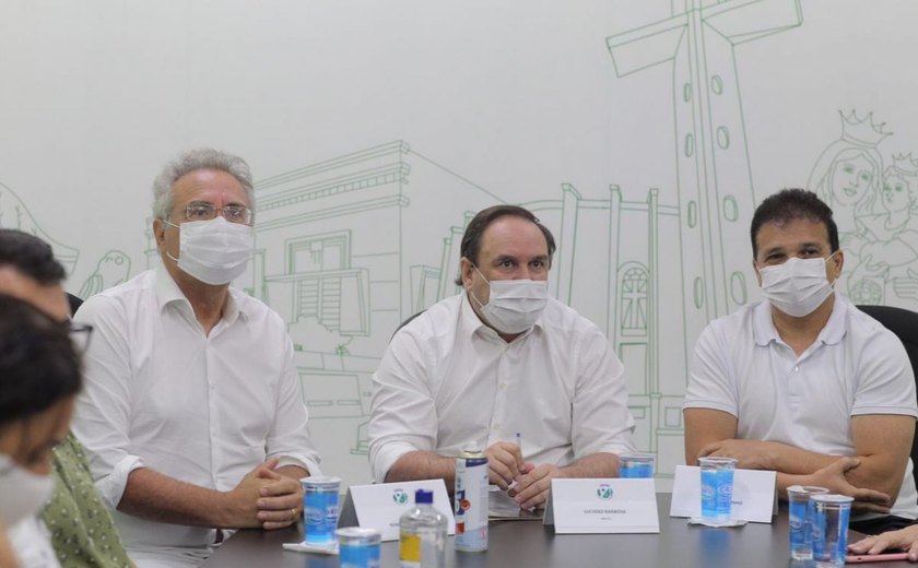 Em Arapiraca, Renan Calheiros critica redução do auxílio emergencial