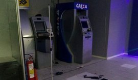 Prédio da Prefeitura de Arapiraca é invadido e bandidos roubam caixas eletrônicos