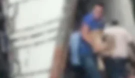 Vídeo mostra carga de queijos sendo saqueada em Flexeiras