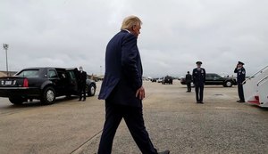 Donald Trump diz que população da Carolina do Norte deveria votar duas vezes