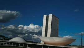 Congresso aprova Orçamento com salário mínimo de R$1.320 para 2023