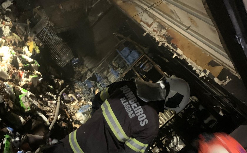 Bombeiros controlam incêndio na Maternidade Santa Mônica