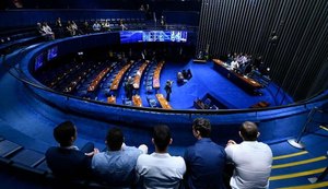 Oposição pressiona para barrar PEC que limita candidatura de militares