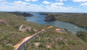 Essencial ao turismo, obra de acesso à prainha da Dulce está 80% concluída