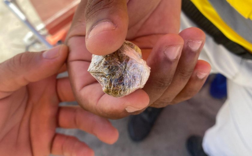 Ronda no Bairro flagra jovem com drogas no Marco dos Corais