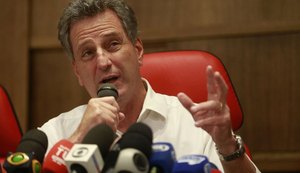 Presidente do Flamengo diz que quer negociar em separado com famílias