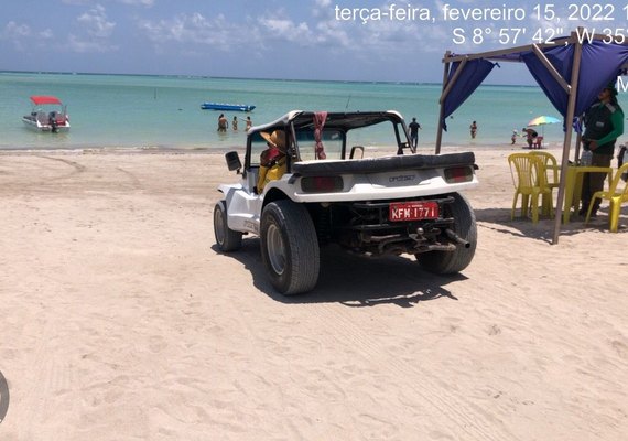 Fiscalização integrada flagra veículos em praia de Maragogi