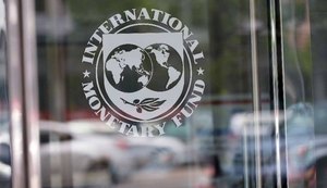 FMI melhora projeções para a economia global, mas condiciona ao ritmo de vacinação