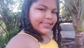 Menina de 11 anos morre após inalar aerossol em desafio da internet
