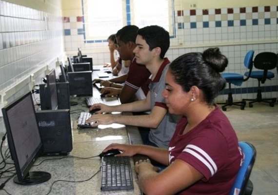 Internet auxilia na aprendizagem e convivência escolar em Viçosa