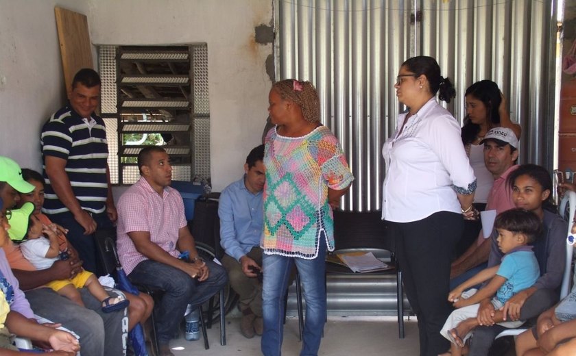 Assistentes sociais da Emater orientam famílias quilombolas de Arapiraca