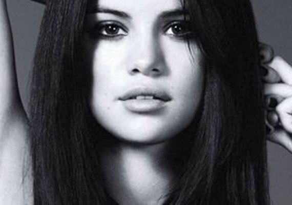 Selena Gomez diz que não suporta redes sociais