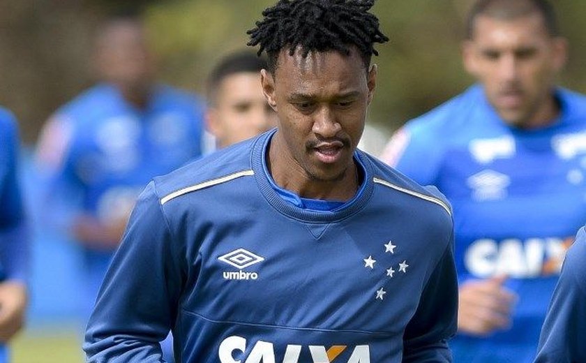 Fabrício não joga mais pelo Cruzeiro este ano e acerta com o Atlético-PR